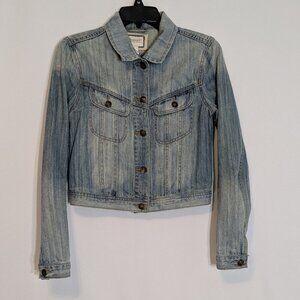 FOREVER 21 Cropped Blue Denim Button Jean Jacket; Size S